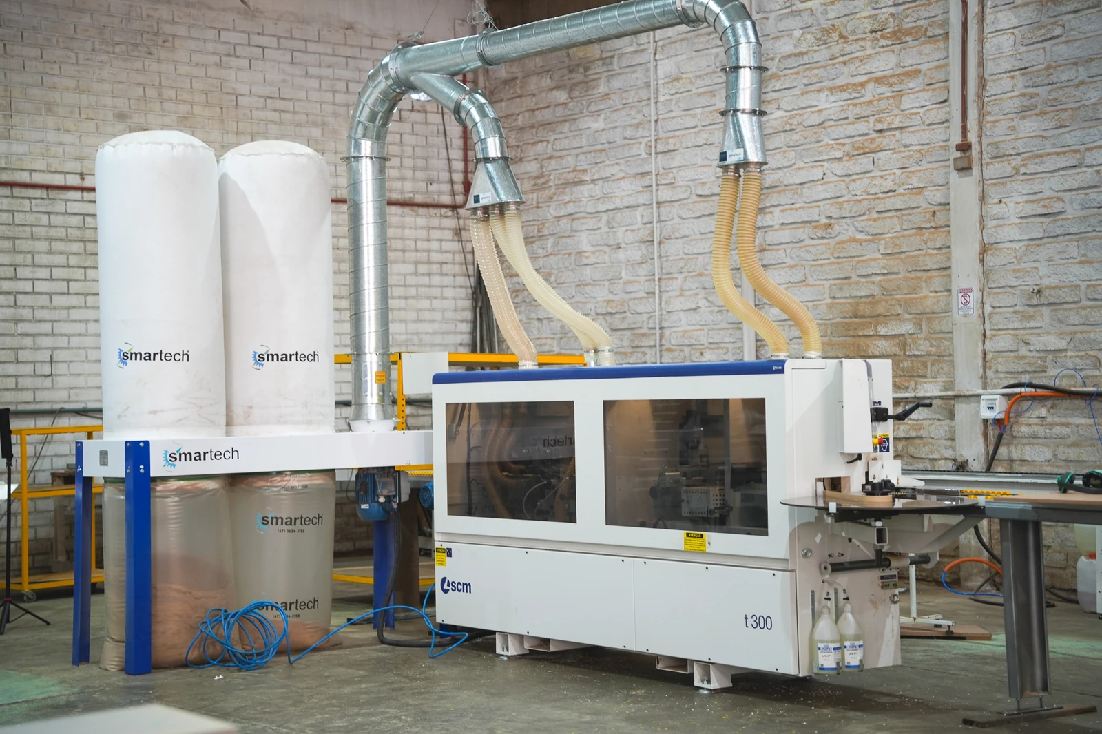 Laminadeira de bordas da fábrica Ione
